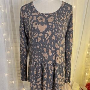 Elegant Gray and Tan Women's Tunic